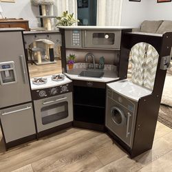 Play kitchen