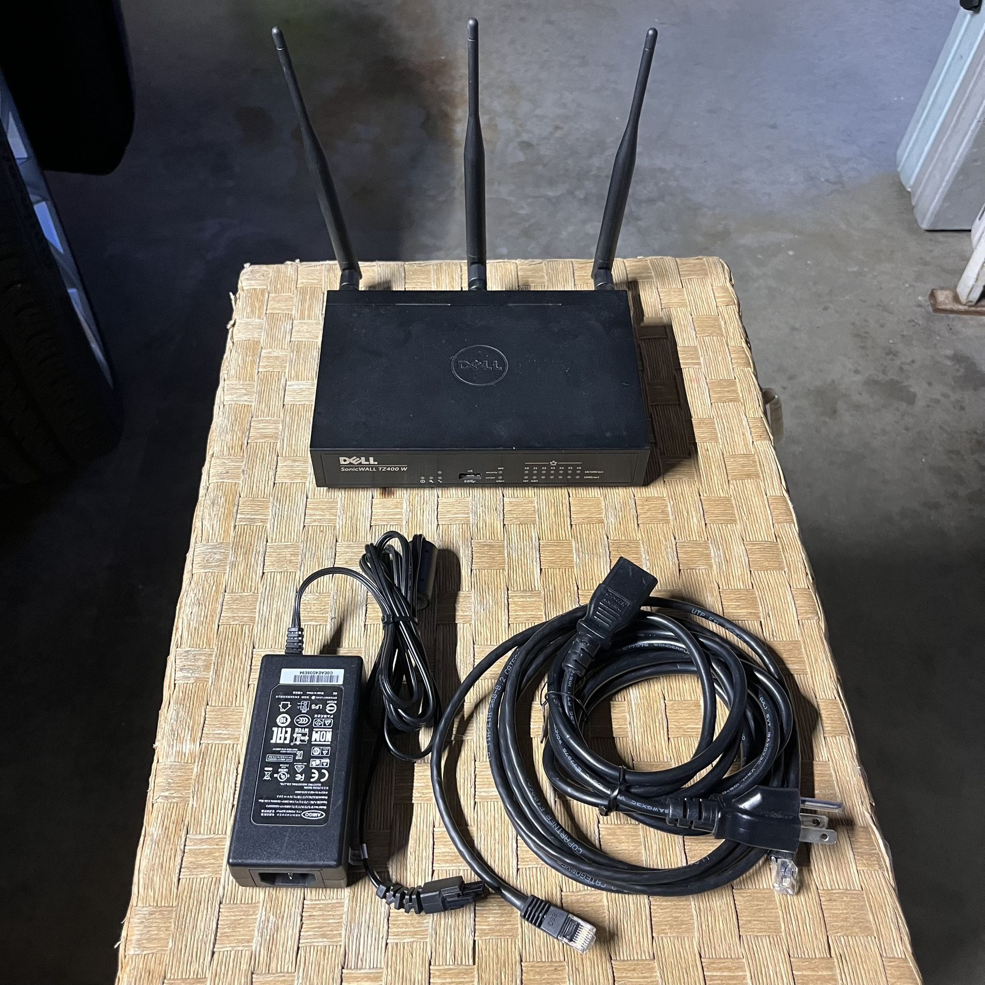 Dell Sonicwall Wireless TZ400 W Firewall Appliance + AC Power Adapter, APL28-0B5