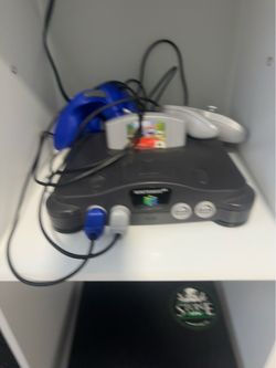 Nintendo 64 N64 Console with Controllers & Games