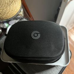 Beats Solo 4
