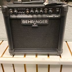 Behringer V – Tone GM 108 Guitar Amp With Effects
