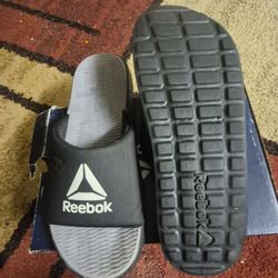 Reebok Mens Size 11 Slides 