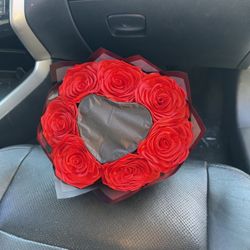Mini Burn Heart Bouquets 