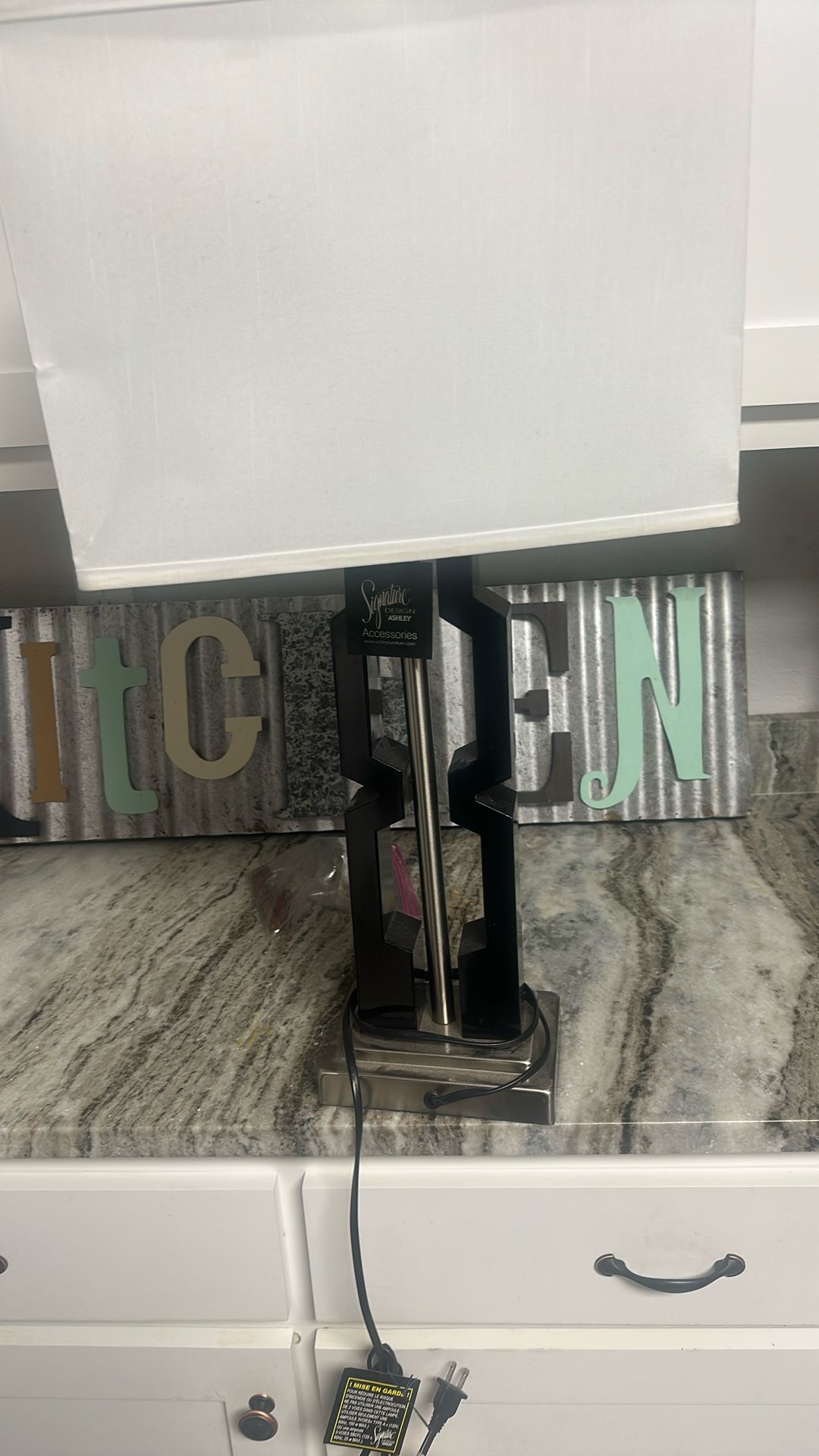 Ashley Signature Table Lamp