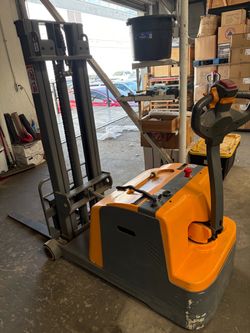 Electric Stacker