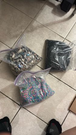 Aquarium gravel substrate