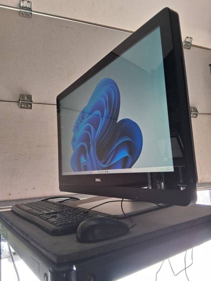 Dell XPS 27' 'inch.. TouchScreen All-in-One Desktop PC, windows 11 - $290