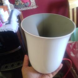 LEXON Oblio 10W Qi Certified Wireless Charger with Built-In UV-Sanitizer - White