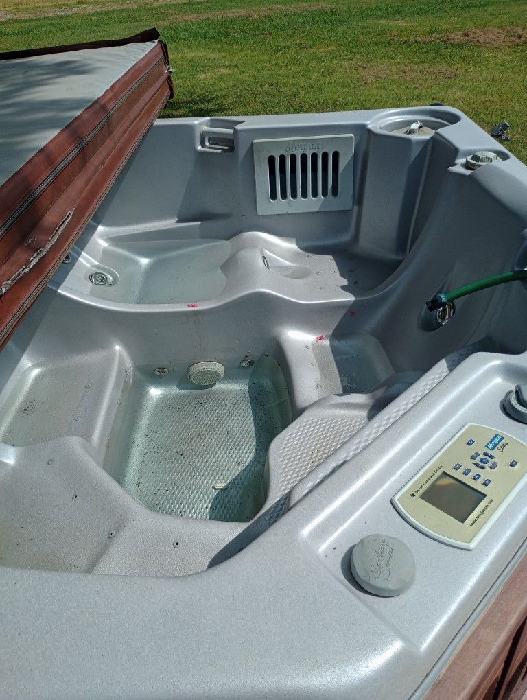 Morgan Spa Hot Tub