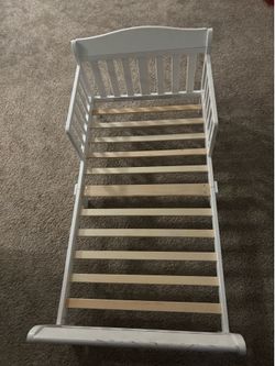 White toddler bed frame