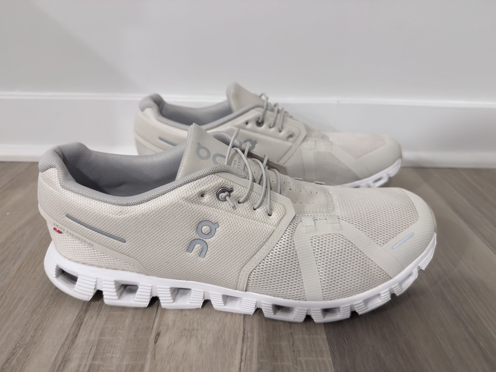 On Cloud 5 Cream/Sand Men’s Size 12.5