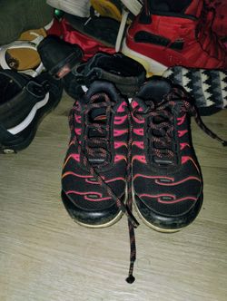 LOTS OF KIDS SHOES