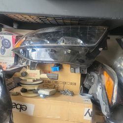 2022 Ford EXPLORER RIGHT HEADLIGHT