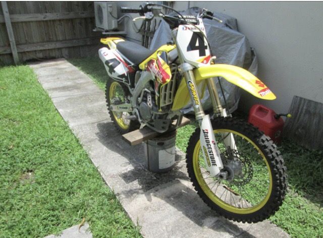 2007 Suzuki RMZ450 Ricky Carmichael edition (dirt bike) title in hand