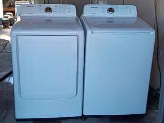 SAMSUNG WASHER AND GAS DRYER SET