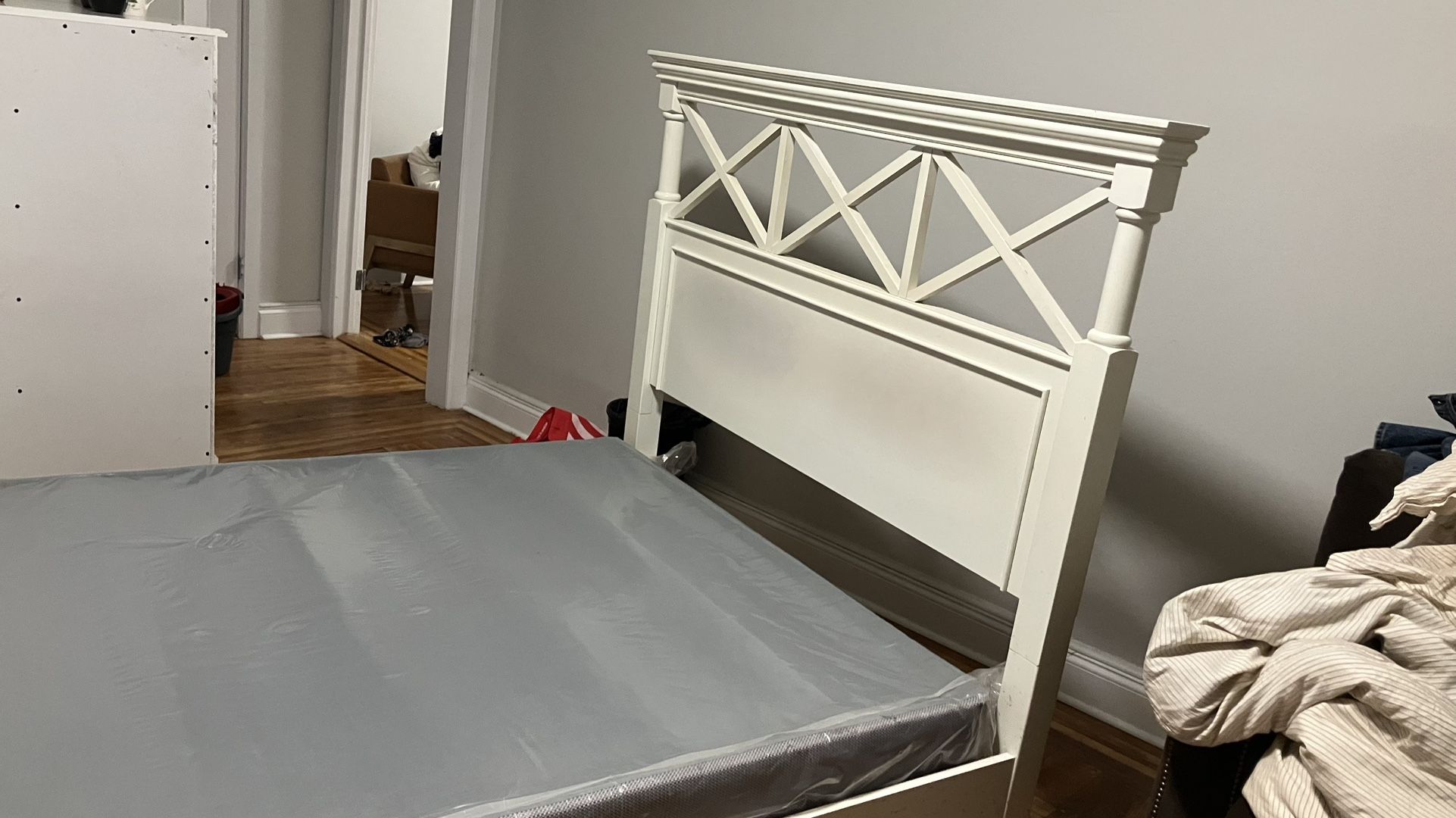 Queen Size Mattress, Box Spring, Bed Frame, Frame