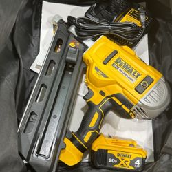 Dewalt 30* Paper Collated Framing Nailer Kit 