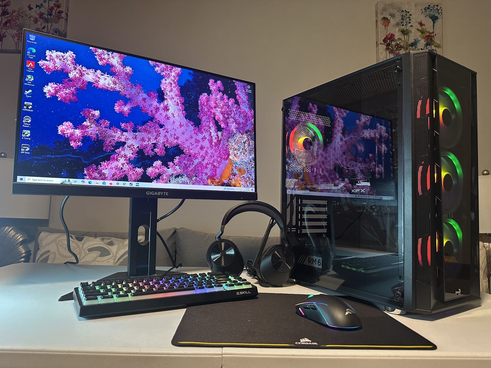 Complete Custom Built Mid Size Gaming Computer Setup