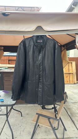 Men’s black leather jacket