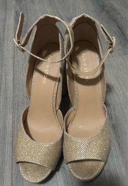 Sun + Stone Reemaa Peep Toe Block Heel Platform Sandals (a Macy's exclusive). Size: 9 1/2 I paid over $70. Yours for $30. OBO