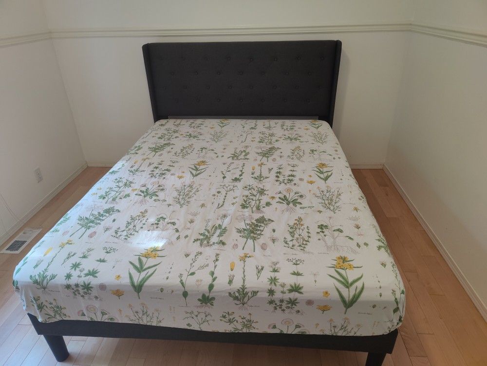 iPormis Queen Size Platform Bed Frame with Button Tufted Headboard