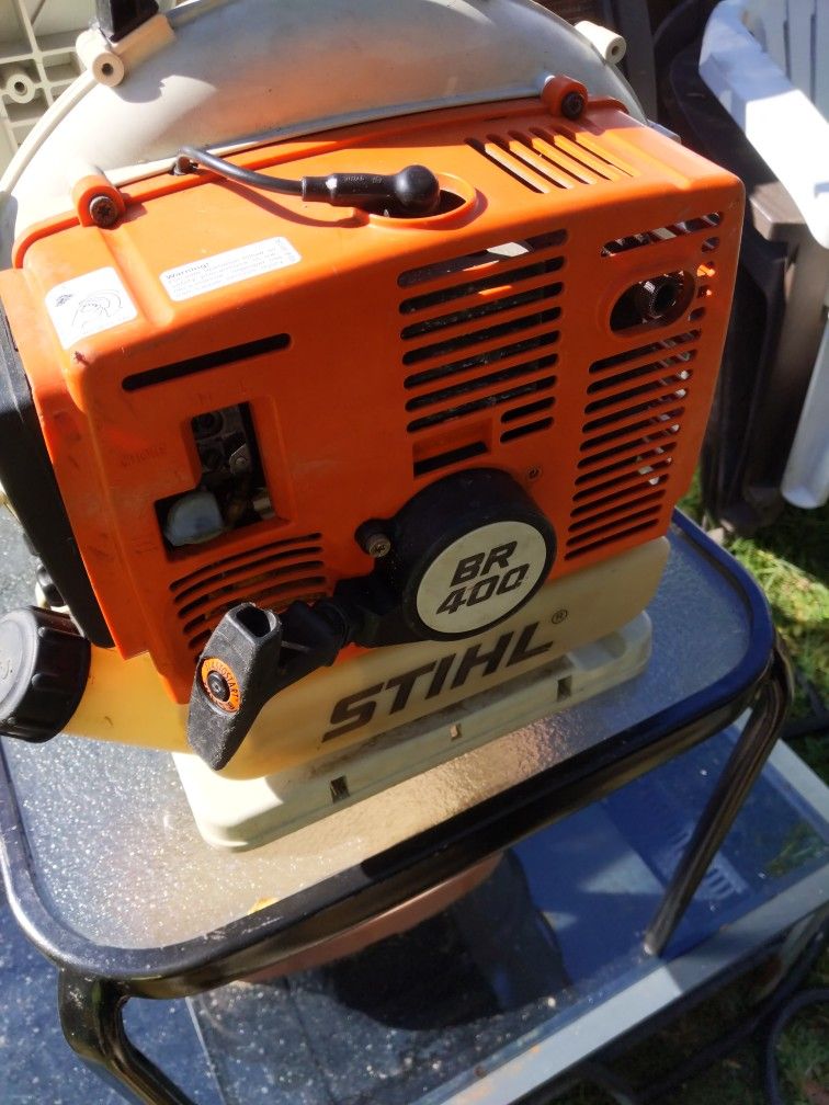 Like New Condition STIHL Backpack Blower BR 400