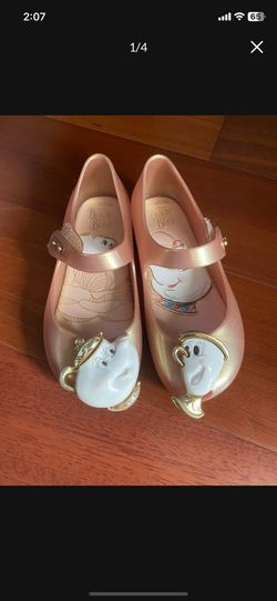 Girls Mini Melissa size 10