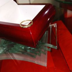 14k Gold Ring W/ Authentic Diamond Centerpiece 