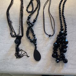 Jewelry-Black-Necklaces 