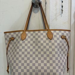 Louis Vuitton Neverfull MM 