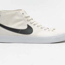NIKE SB BLZR Court Mid Shoes