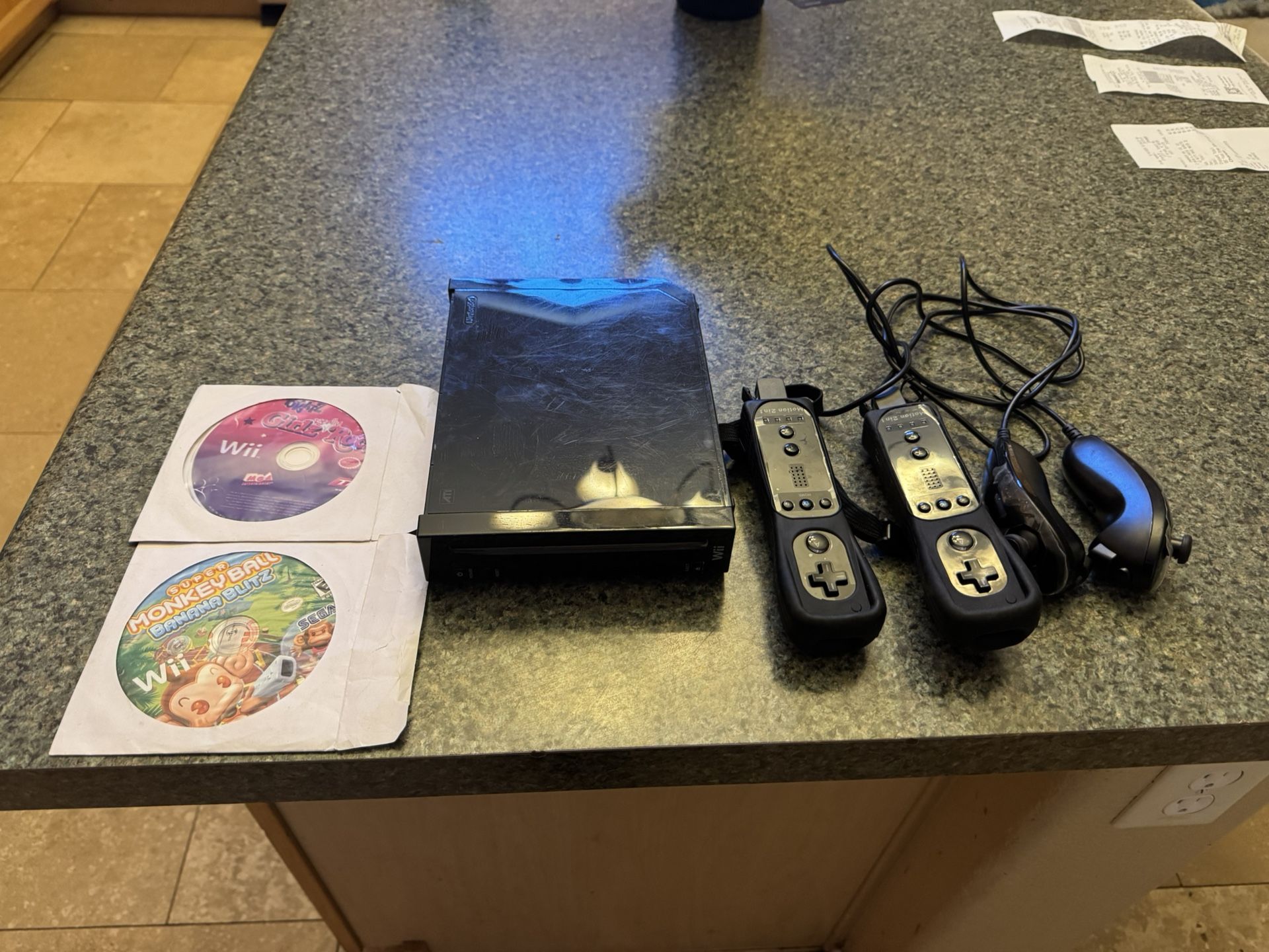 Black Nintendo Wii W/Games