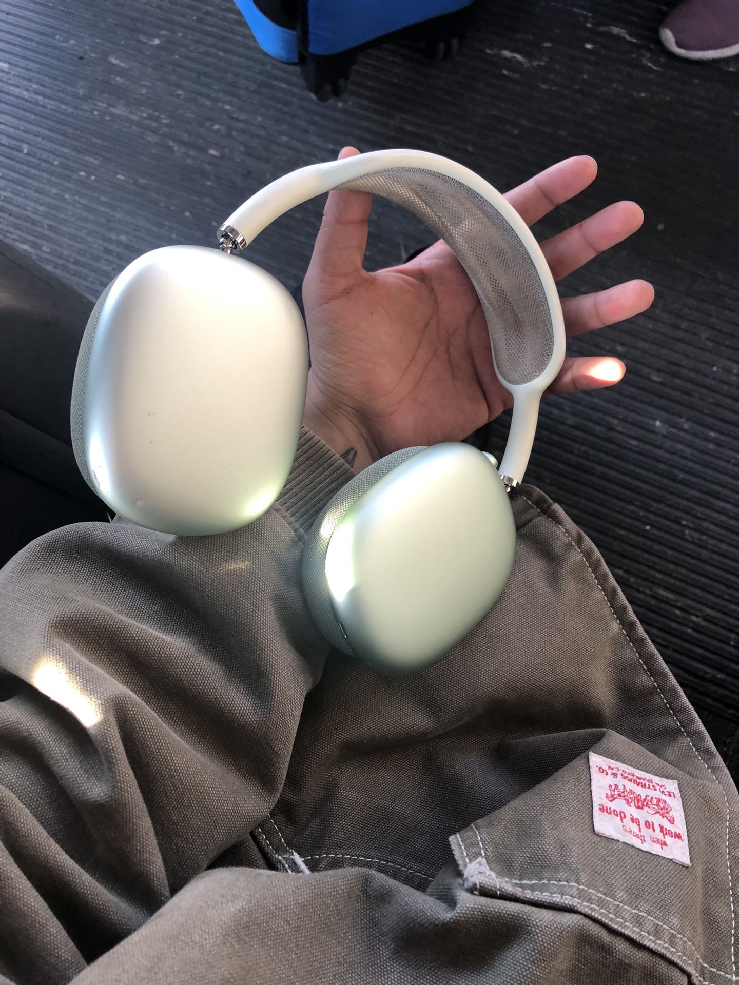 AirPod Max Pro (green)