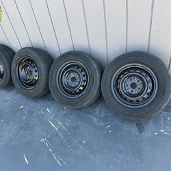 Wheels/rims/tires