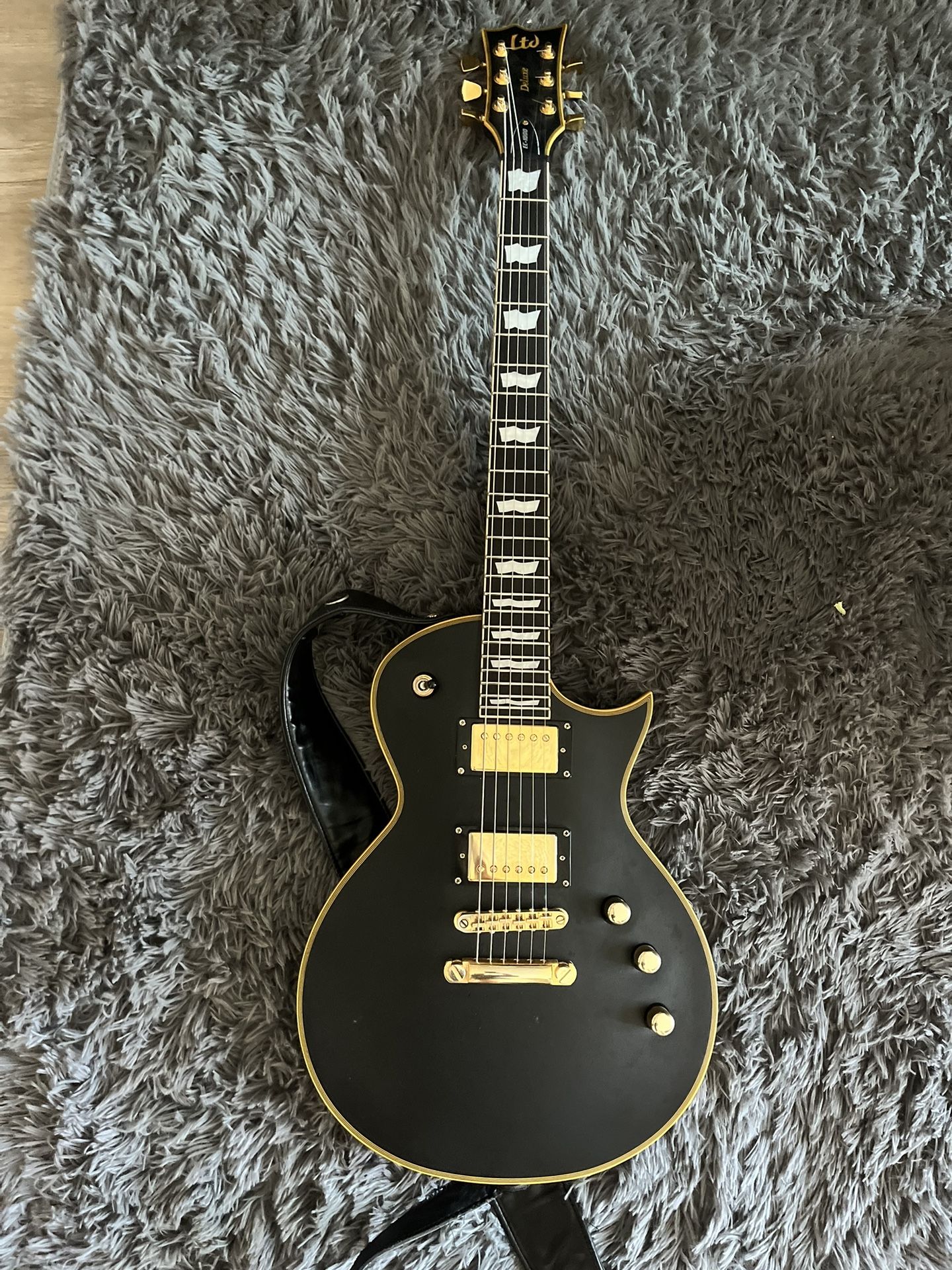 ESP LTD Deluxe EC-1000 Guitar