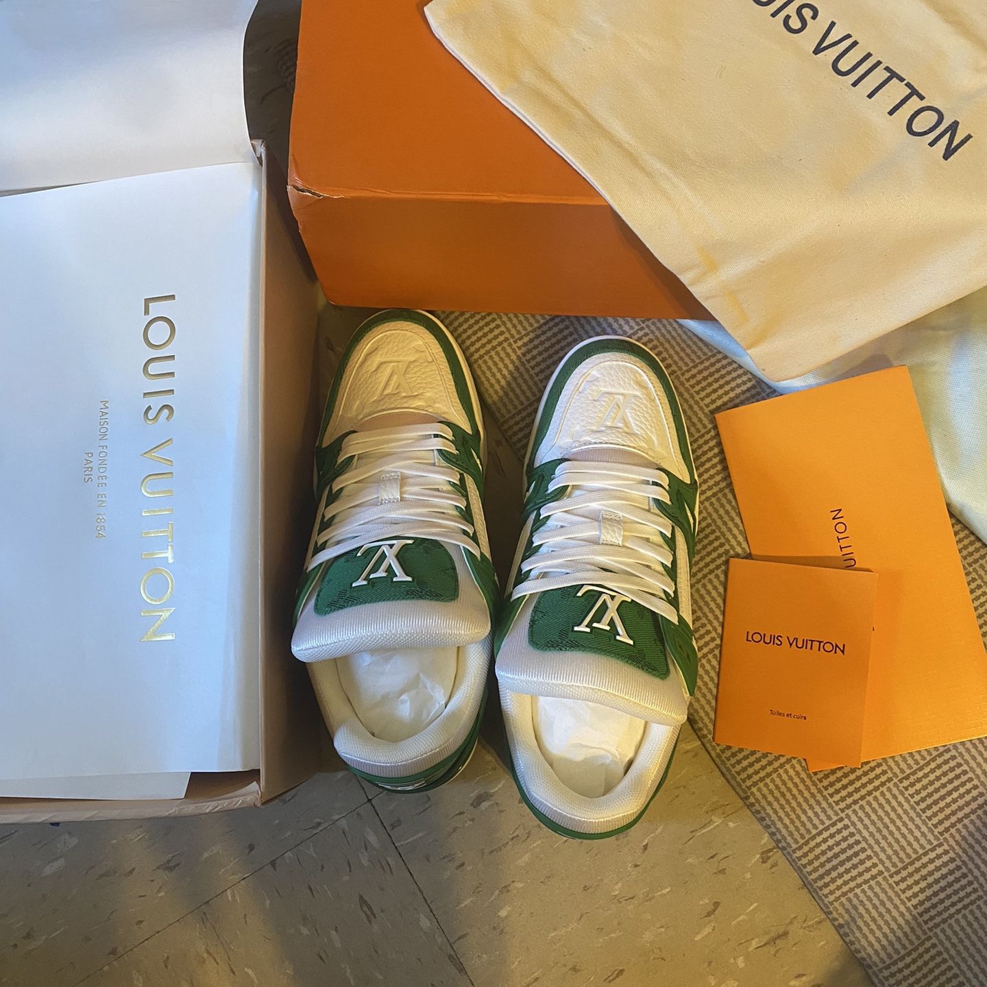 Louis Vuitton Trainer 49 for Sale in Staten Island, NY - OfferUp