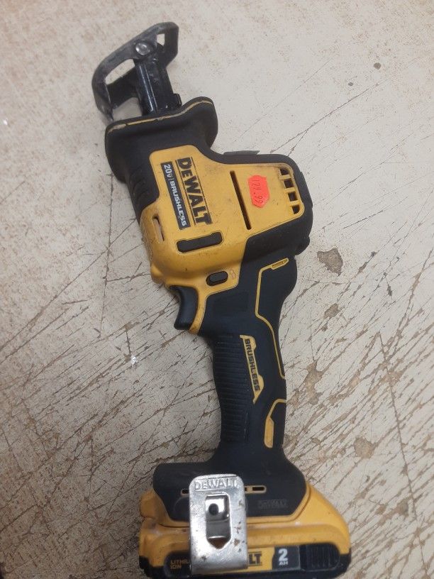 DEWALT ATOMIC 20V MAX* Reciprocating Saw, One-Handed, Cordless, Tool Only (DCS369B)