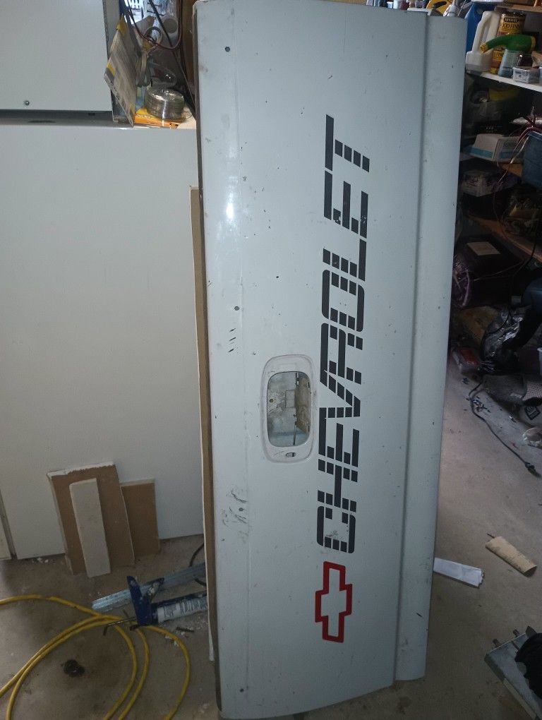 Chevy Silverado GMC Sierra Truck tailgate 