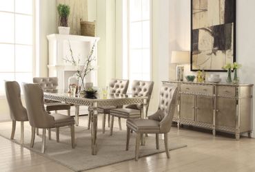 Mirrored Dining Room Table With 8 Chairs (NEW)