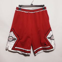 VINTAGE JORDAN WINGS RED/WHITE DOUBLE MESH   BRED BOYS SIZE LARGE-14/16 BASKETBALL SHORTS