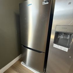 Bottom Freezer Frigidaire Stainless Steel Refrigerator