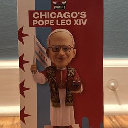 statue bubble Windy City Bulls bobble head and statue signed