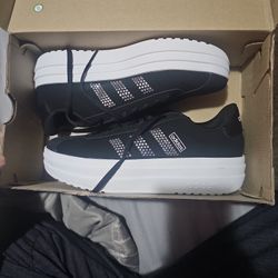 Brand NEW Adidas Vl COURT BOLD WOMENS SIZE 7