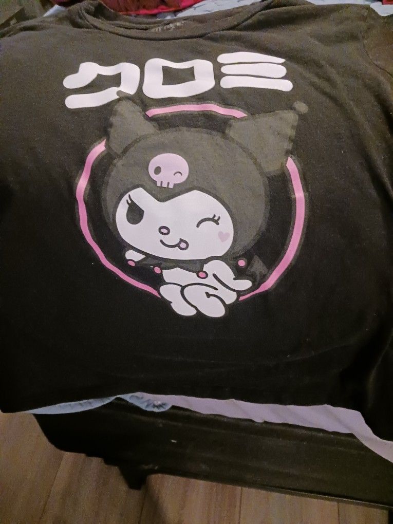 HOT TOIC / TOPS TOPIC KUROMI SHIRT SIZE LG