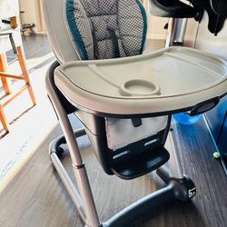 Gracco High Chair with Adjustable Height 