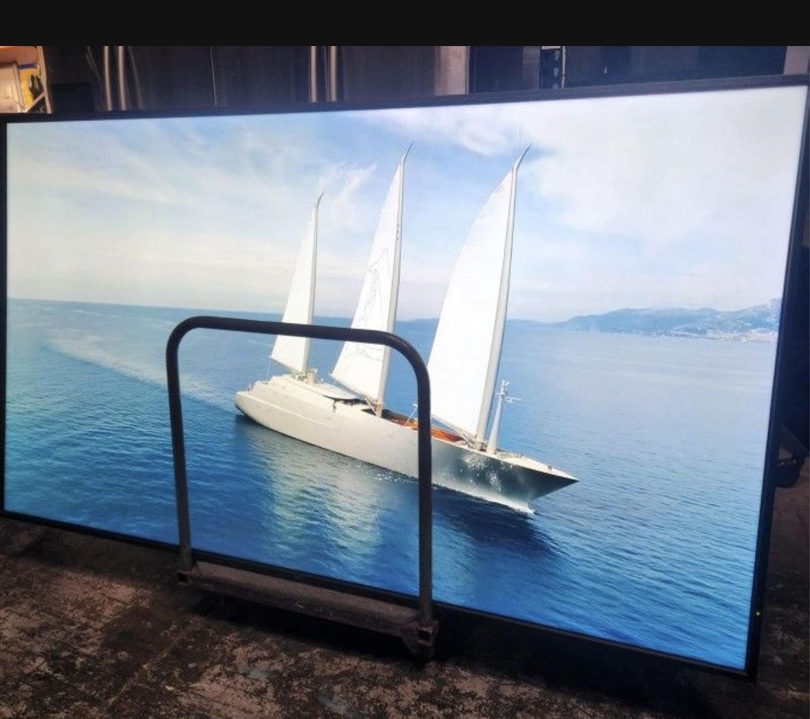 98’ NEC UHD TV