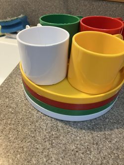 Set Of 4 Plates And Cups