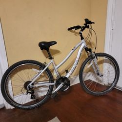 Marin Stinson Step-Thru Hybrid Cruiser Bicycle 24 Speeds 