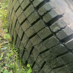 285/70/19.5