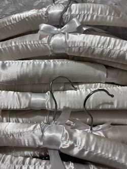 20 white silk hangers